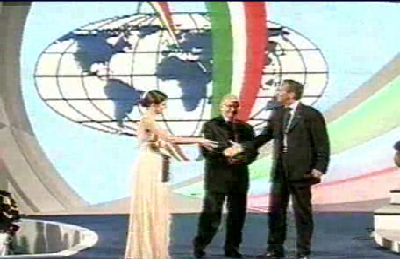 2004 – Premio per gli Italiani nel Mondo